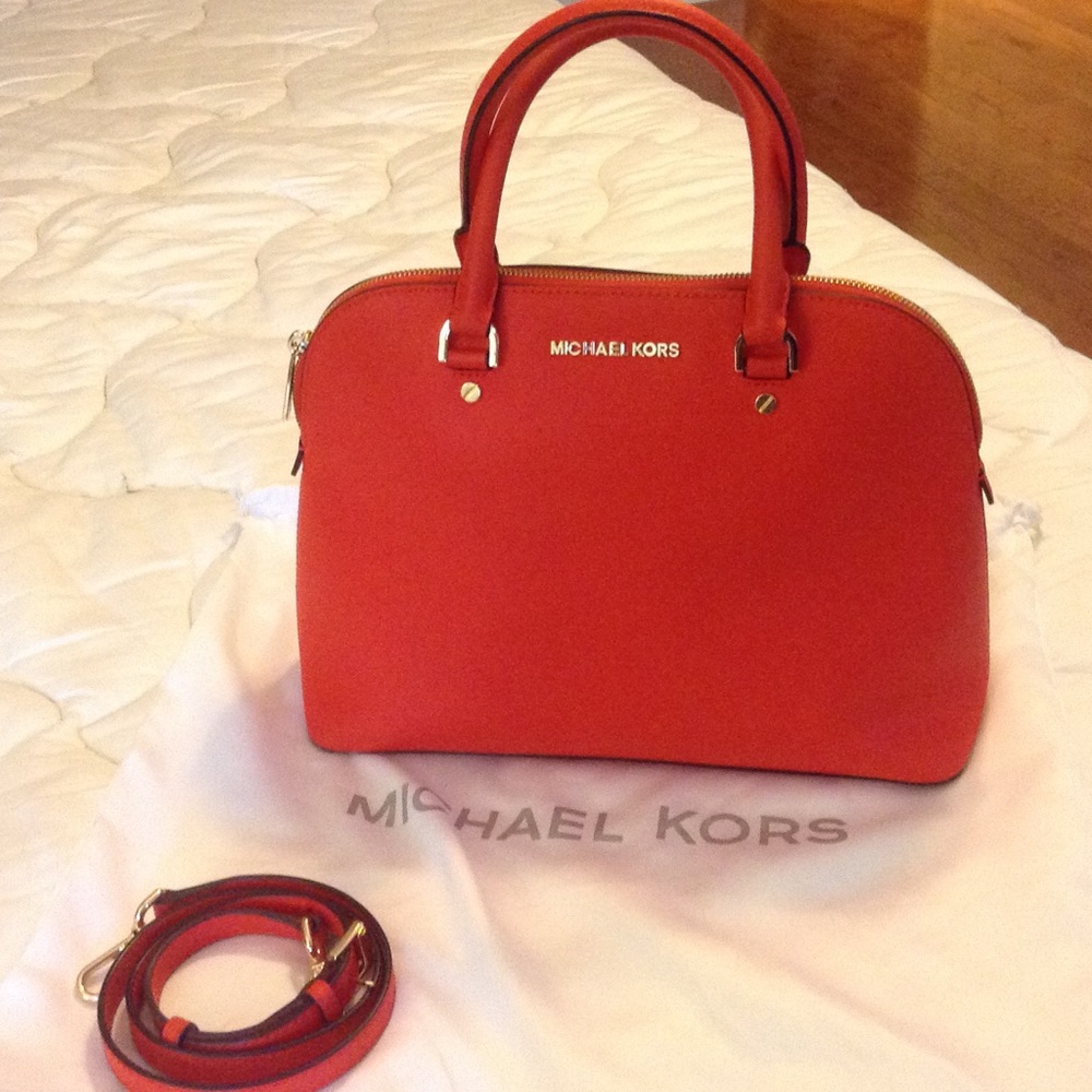 MICHAEL KORS Cynthia Satchel